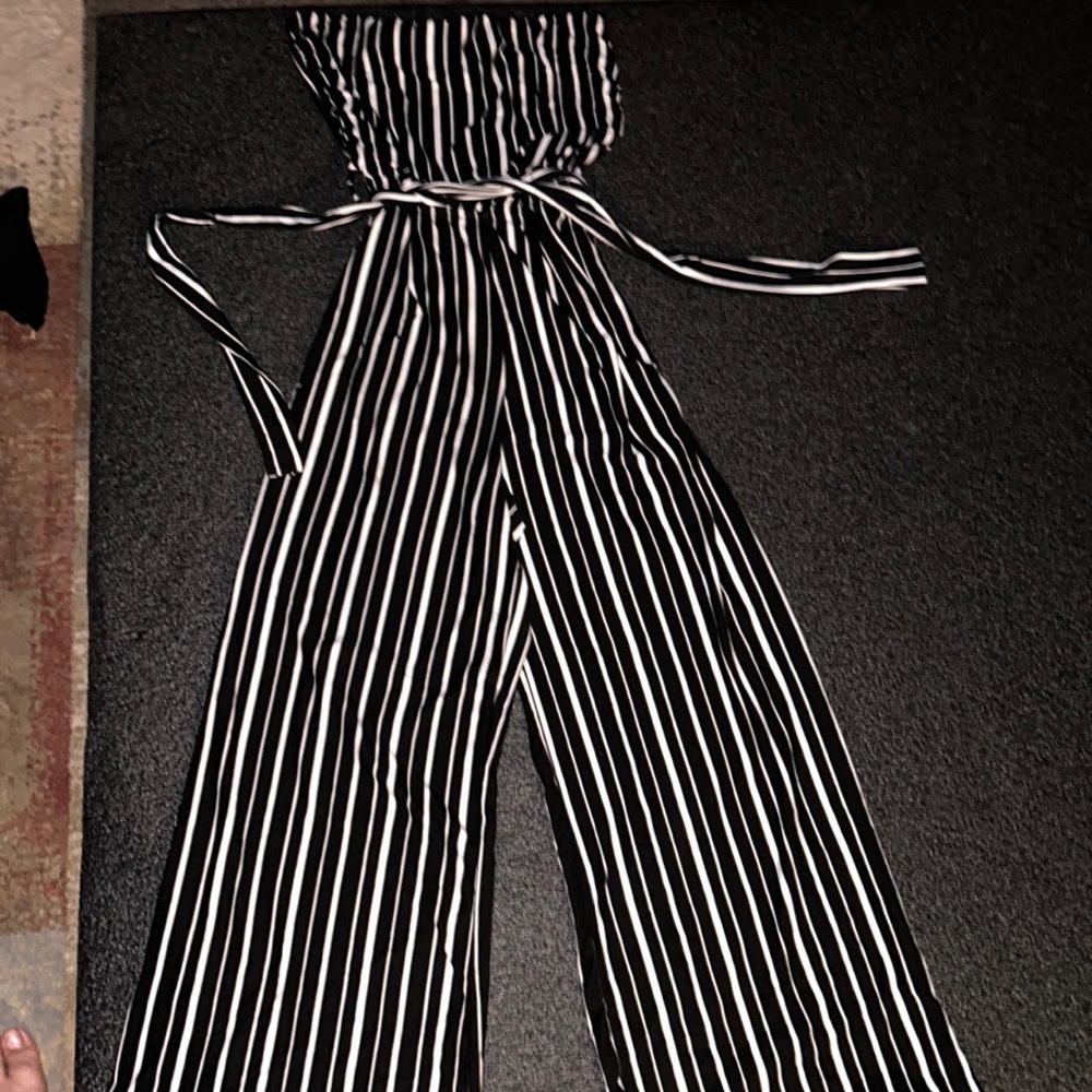 Romper/jumpsuit black and white large NEVER BEEN WORN